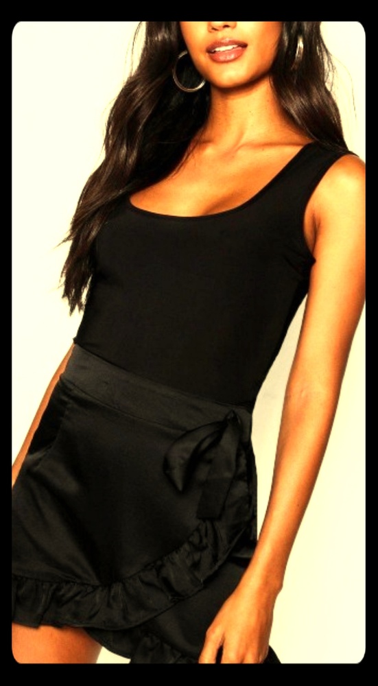 💎!!5/$25.!💎Black Ruffled Mini!!